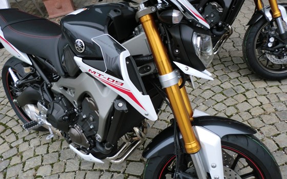 Umgebautes Motorrad Yamaha MT-09 Street Rally von MOTO-VÖLKL - Völkl GmbH - Bild 5 Umgebautes Motorrad Yamaha MT-09 Street Rally von MOTO-VÖLKL - Völkl GmbH - Bild 5