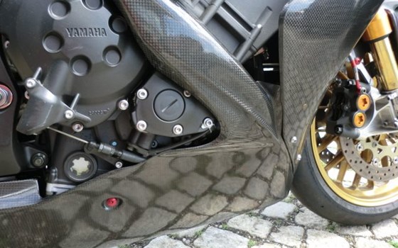 Umgebautes Motorrad Yamaha R1 von MOTO-VÖLKL - Völkl GmbH - Bild 7 Umgebautes Motorrad Yamaha R1 von MOTO-VÖLKL - Völkl GmbH - Bild 7