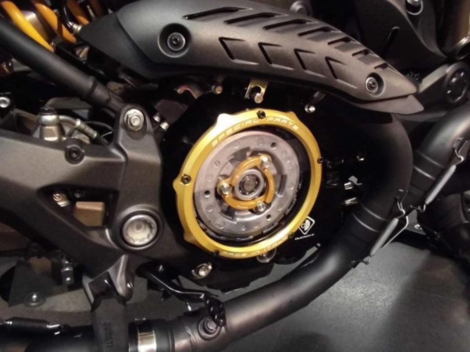 Umbgebautes Motorrad Ducati Monster 1200 S Bild 3: Umbgebautes Motorrad Ducati Monster 1200 S