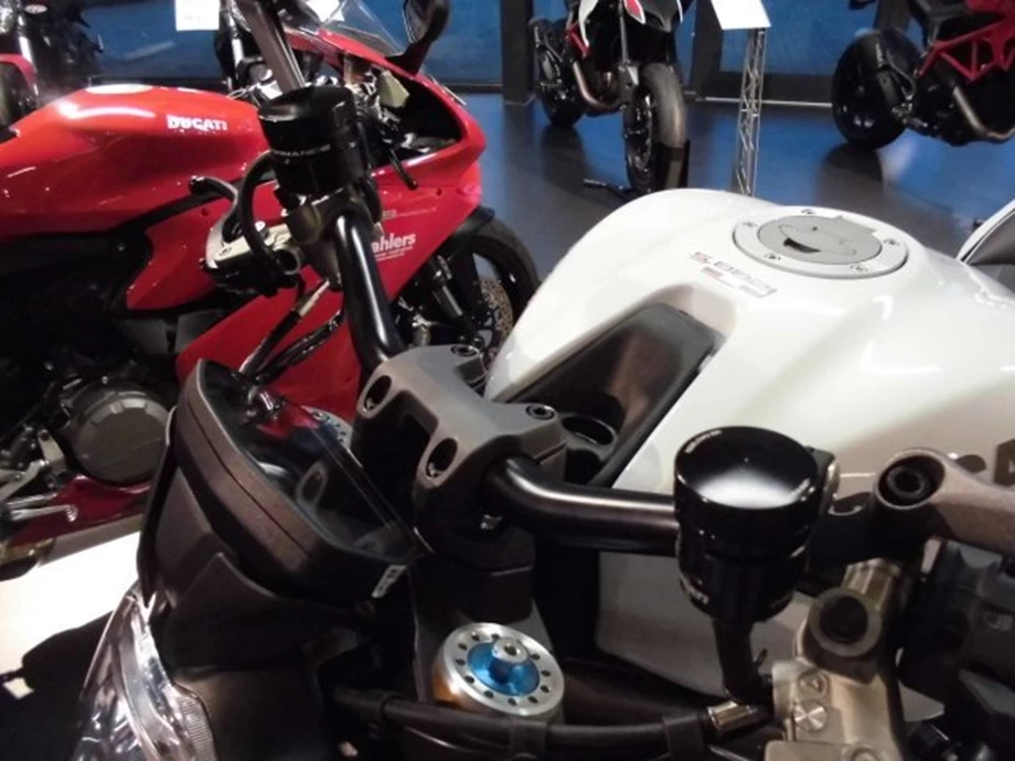 Umbgebautes Motorrad Ducati Monster 1200 S Bild 4: Umbgebautes Motorrad Ducati Monster 1200 S