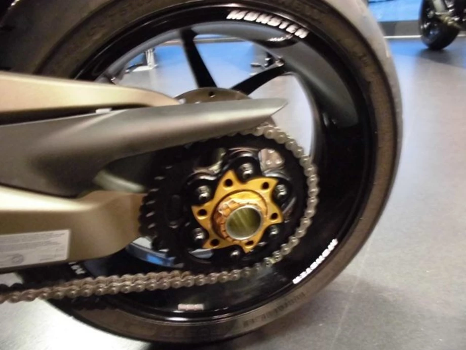 Umbgebautes Motorrad Ducati Monster 1200 S Bild 6: Umbgebautes Motorrad Ducati Monster 1200 S