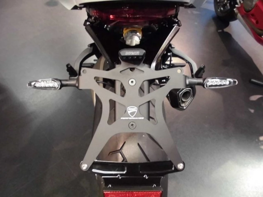 Umbgebautes Motorrad Ducati Monster 1200 S Bild 7: Umbgebautes Motorrad Ducati Monster 1200 S