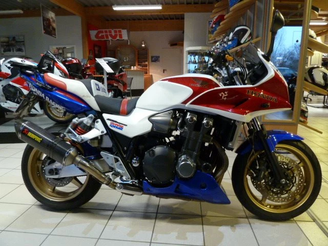 Umbgebautes Motorrad Honda CB 1300 S Bild 1: Umbgebautes Motorrad Honda CB 1300 S