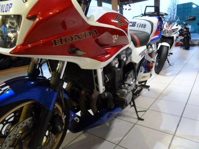 Umbgebautes Motorrad Honda CB 1300 S Bild 4: Umbgebautes Motorrad Honda CB 1300 S