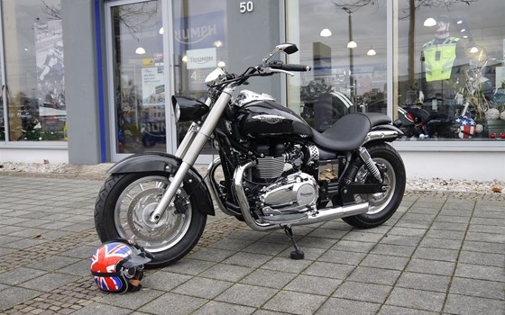 Umgebautes Motorrad Triumph America von Klingenberger Kehl GbR - Bild 9 Umgebautes Motorrad Triumph America von Klingenberger Kehl GbR - Bild 9