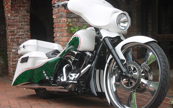 Umgebautes Motorrad Harley-Davidson Electra Glide Classic FLHTC von X-Trem Custombikes - Bild 1 Umgebautes Motorrad Harley-Davidson Electra Glide Classic FLHTC von X-Trem Custombikes - Bild 1