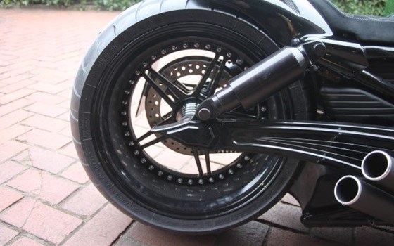 Umgebautes Motorrad Harley-Davidson Night Rod Special VRSCDX von X-Trem Custombikes - Bild 8 Umgebautes Motorrad Harley-Davidson Night Rod Special VRSCDX von X-Trem Custombikes - Bild 8