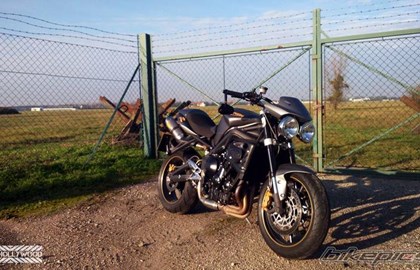 Triumph Street Triple 675 R Custom Bike Triumph Street Triple 675 R Custom Bike