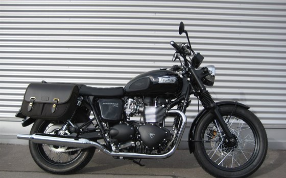 Umgebautes Motorrad Triumph Bonneville T100 Black von IL MOTO  Motorradhandel und Reparaturwerkstätte GesmbH - Bild 1 Umgebautes Motorrad Triumph Bonneville T100 Black von IL MOTO  Motorradhandel und Reparaturwerkstätte GesmbH - Bild 1