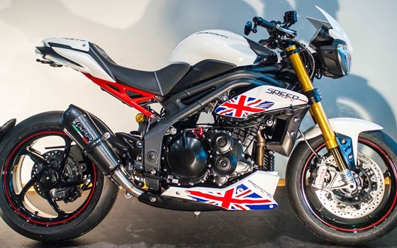 Umgebautes Motorrad Triumph Speed Triple R von Promotec GmbH - Bild 1 Umgebautes Motorrad Triumph Speed Triple R von Promotec GmbH - Bild 1
