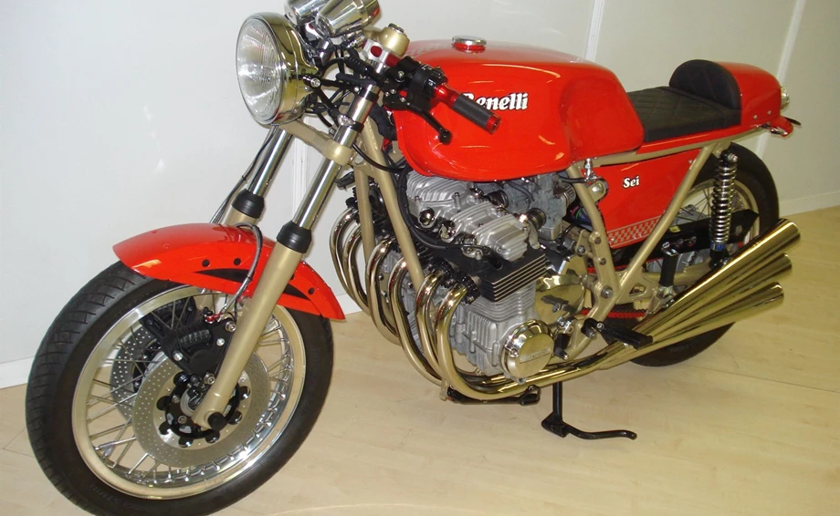 Umbgebautes Motorrad Benelli 750 Sei Bild 2: Umbgebautes Motorrad Benelli 750 Sei