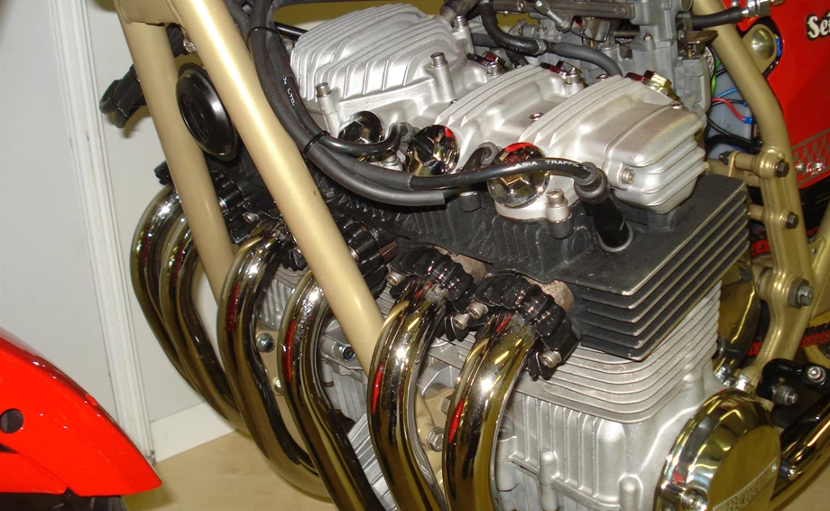 Umbgebautes Motorrad Benelli 750 Sei Bild 9: Umbgebautes Motorrad Benelli 750 Sei