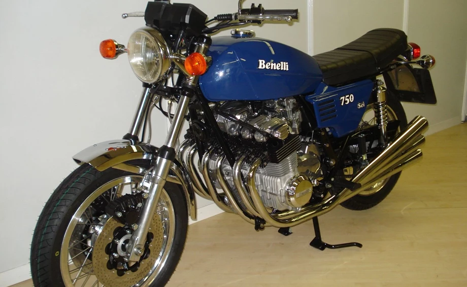 Umbgebautes Motorrad Benelli 750 Sei Bild 2: Umbgebautes Motorrad Benelli 750 Sei