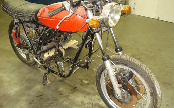 Umgebautes Motorrad Benelli 750 Sei von Motorrad Scheunpflug e.K. - Bild 4 Umgebautes Motorrad Benelli 750 Sei von Motorrad Scheunpflug e.K. - Bild 4