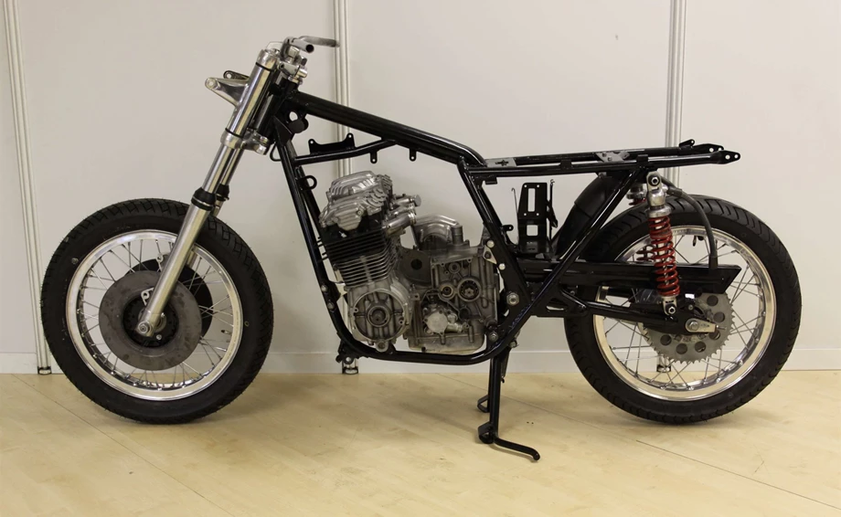 Umbgebautes Motorrad Benelli 750 Sei Bild 10: Umbgebautes Motorrad Benelli 750 Sei