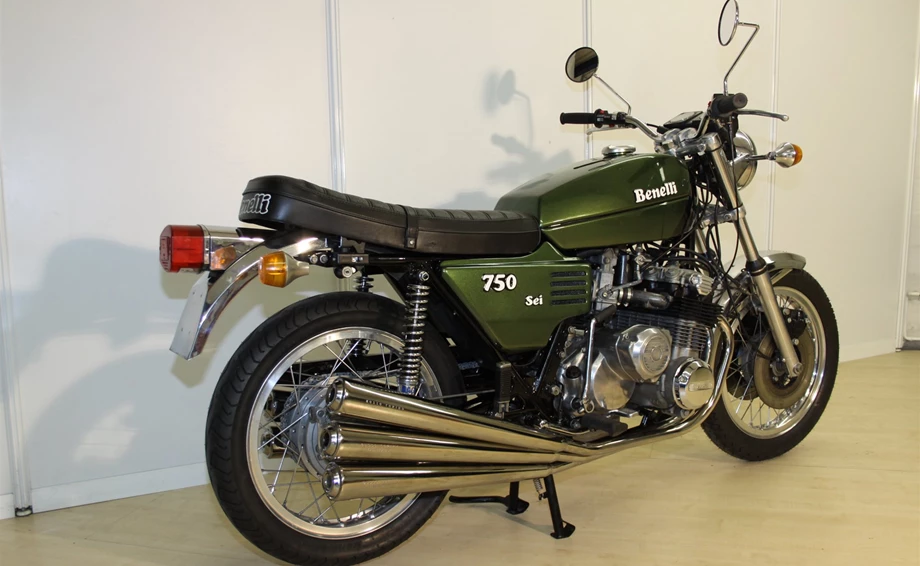 Umbgebautes Motorrad Benelli 750 Sei Bild 2: Umbgebautes Motorrad Benelli 750 Sei