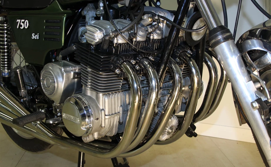 Umbgebautes Motorrad Benelli 750 Sei Bild 3: Umbgebautes Motorrad Benelli 750 Sei