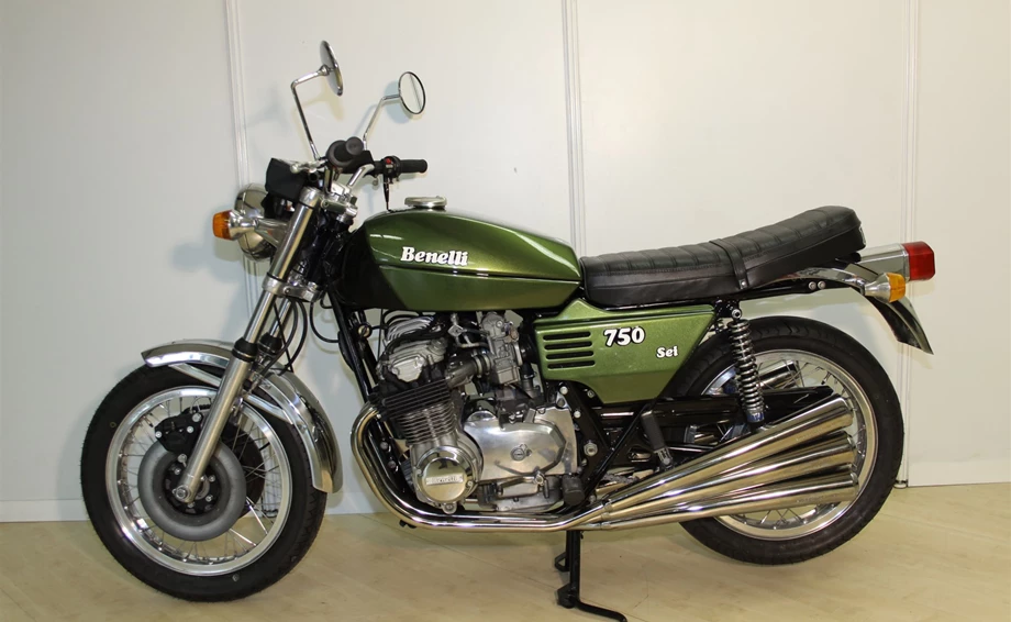 Umbgebautes Motorrad Benelli 750 Sei Bild 4: Umbgebautes Motorrad Benelli 750 Sei