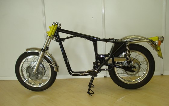 Umgebautes Motorrad Benelli Tornado von Motorrad Scheunpflug e.K. - Bild 8 Umgebautes Motorrad Benelli Tornado von Motorrad Scheunpflug e.K. - Bild 8
