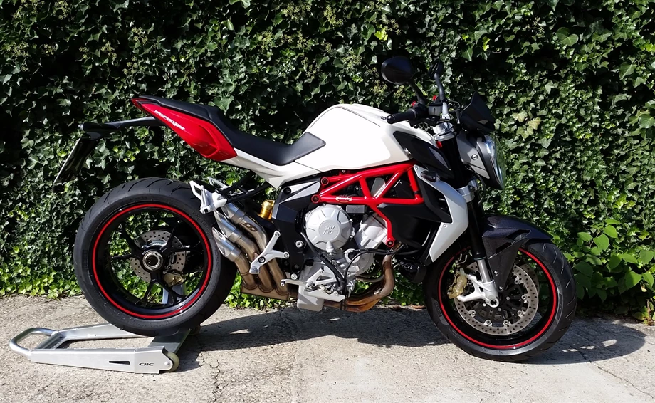 Umbgebautes Motorrad MV Agusta Brutale 800 Bild 1: Umbgebautes Motorrad MV Agusta Brutale 800