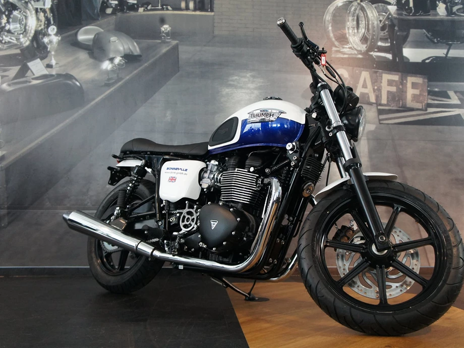 Umbgebautes Motorrad Triumph Bonneville Bild 5: Umbgebautes Motorrad Triumph Bonneville
