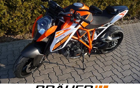 Umgebautes Motorrad KTM 1290 Super Duke R von Bräuer Motorradsport KG - Bild 2 Umgebautes Motorrad KTM 1290 Super Duke R von Bräuer Motorradsport KG - Bild 2