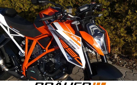 Umgebautes Motorrad KTM 1290 Super Duke R von Bräuer Motorradsport KG - Bild 8 Umgebautes Motorrad KTM 1290 Super Duke R von Bräuer Motorradsport KG - Bild 8