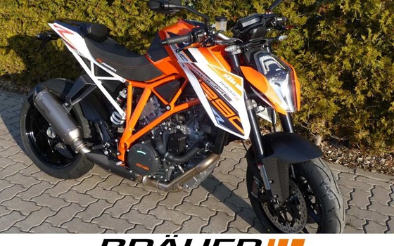 Umgebautes Motorrad KTM 1290 Super Duke R von Bräuer Motorradsport KG - Bild 9 Umgebautes Motorrad KTM 1290 Super Duke R von Bräuer Motorradsport KG - Bild 9