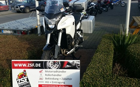 Umgebautes Motorrad Honda VFR1200X Crosstourer von ZSF Motorradtreff GmbH - Bild 3 Umgebautes Motorrad Honda VFR1200X Crosstourer von ZSF Motorradtreff GmbH - Bild 3
