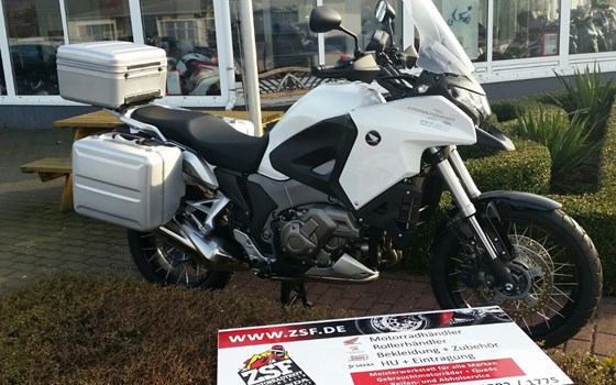 Umgebautes Motorrad Honda VFR1200X Crosstourer von ZSF Motorradtreff GmbH - Bild 4 Umgebautes Motorrad Honda VFR1200X Crosstourer von ZSF Motorradtreff GmbH - Bild 4