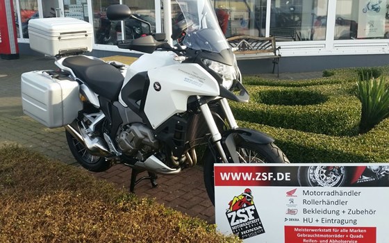 Umgebautes Motorrad Honda VFR1200X Crosstourer von ZSF Motorradtreff GmbH - Bild 6 Umgebautes Motorrad Honda VFR1200X Crosstourer von ZSF Motorradtreff GmbH - Bild 6