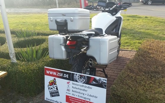 Umgebautes Motorrad Honda VFR1200X Crosstourer von ZSF Motorradtreff GmbH - Bild 7 Umgebautes Motorrad Honda VFR1200X Crosstourer von ZSF Motorradtreff GmbH - Bild 7