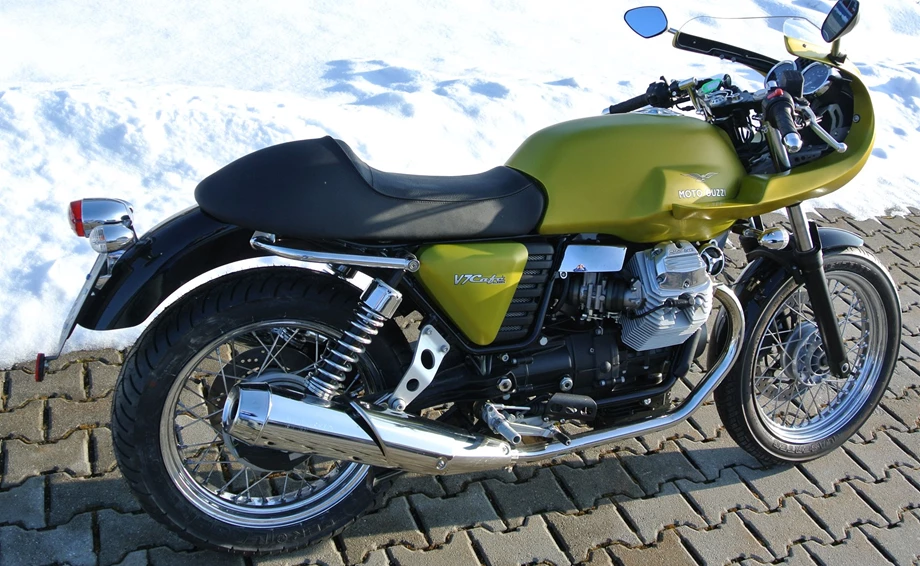 Rebuilt motorbike Moto Guzzi V7 Café Classic Bild 3: Rebuilt motorbike Moto Guzzi V7 Café Classic