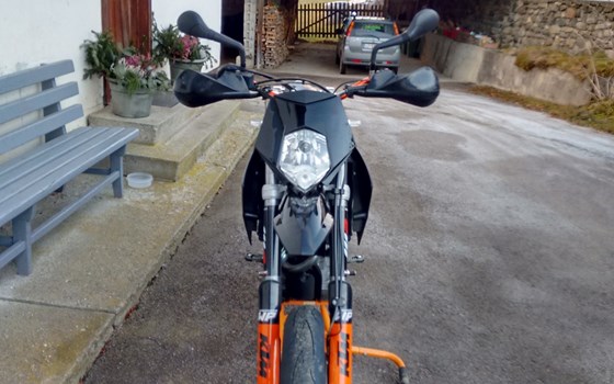 Umgebautes Motorrad KTM 640 LC4 Supermoto von NWGJulian - Bild 2 Umgebautes Motorrad KTM 640 LC4 Supermoto von NWGJulian - Bild 2