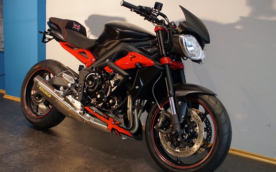 Umgebautes Motorrad Triumph Street Triple 675 R von Promotec GmbH - Bild 2 Umgebautes Motorrad Triumph Street Triple 675 R von Promotec GmbH - Bild 2
