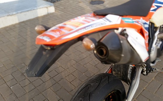 Umgebautes Motorrad KTM 500 EXC von motoroox GmbH - Bild 3 Umgebautes Motorrad KTM 500 EXC von motoroox GmbH - Bild 3