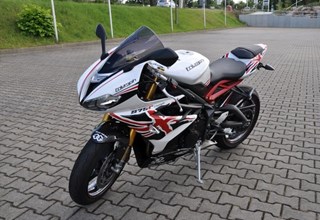 Triumph Daytona 675 R