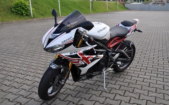 Umgebautes Motorrad Triumph Daytona 675 R von Zweirad Hermann - Bild 1 Umgebautes Motorrad Triumph Daytona 675 R von Zweirad Hermann - Bild 1