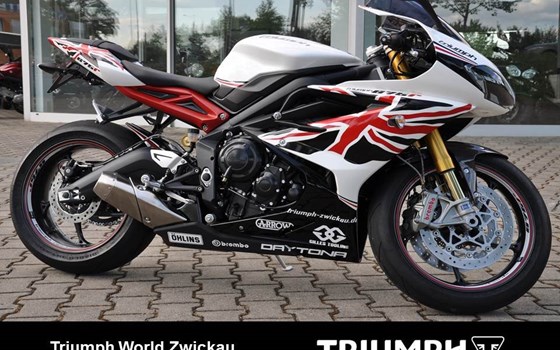 Umgebautes Motorrad Triumph Daytona 675 R von Zweirad Hermann - Bild 10 Umgebautes Motorrad Triumph Daytona 675 R von Zweirad Hermann - Bild 10