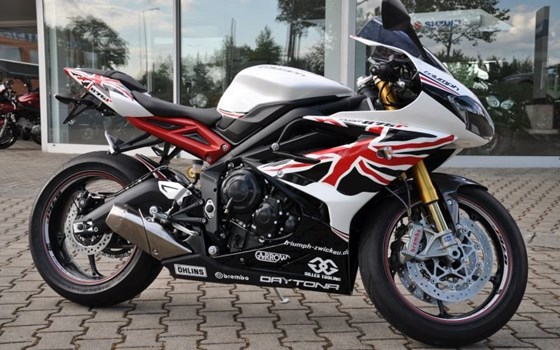 Umgebautes Motorrad Triumph Daytona 675 R von Zweirad Hermann - Bild 6 Umgebautes Motorrad Triumph Daytona 675 R von Zweirad Hermann - Bild 6