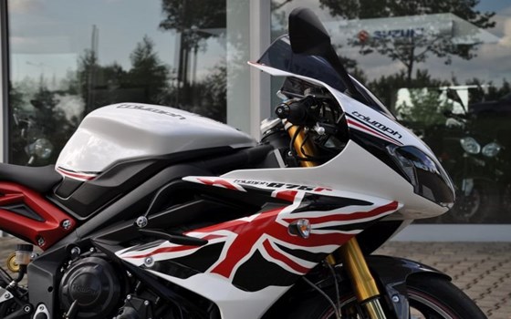 Umgebautes Motorrad Triumph Daytona 675 R von Zweirad Hermann - Bild 7 Umgebautes Motorrad Triumph Daytona 675 R von Zweirad Hermann - Bild 7