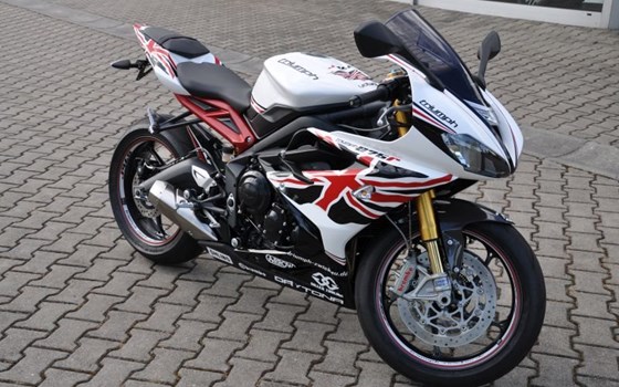 Umgebautes Motorrad Triumph Daytona 675 R von Zweirad Hermann - Bild 8 Umgebautes Motorrad Triumph Daytona 675 R von Zweirad Hermann - Bild 8