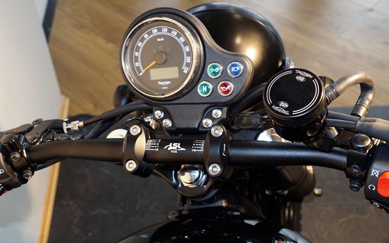 Umgebautes Motorrad Triumph Bonneville T100 Black von Promotec GmbH - Bild 4 Umgebautes Motorrad Triumph Bonneville T100 Black von Promotec GmbH - Bild 4