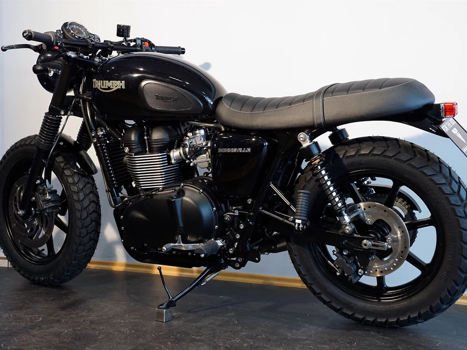 Umbgebautes Motorrad Triumph Bonneville T100 Black Bild 6: Umbgebautes Motorrad Triumph Bonneville T100 Black