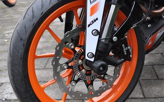 Umgebautes Motorrad KTM 390 Duke von Motobike Handels GmbH - Bild 6 Umgebautes Motorrad KTM 390 Duke von Motobike Handels GmbH - Bild 6