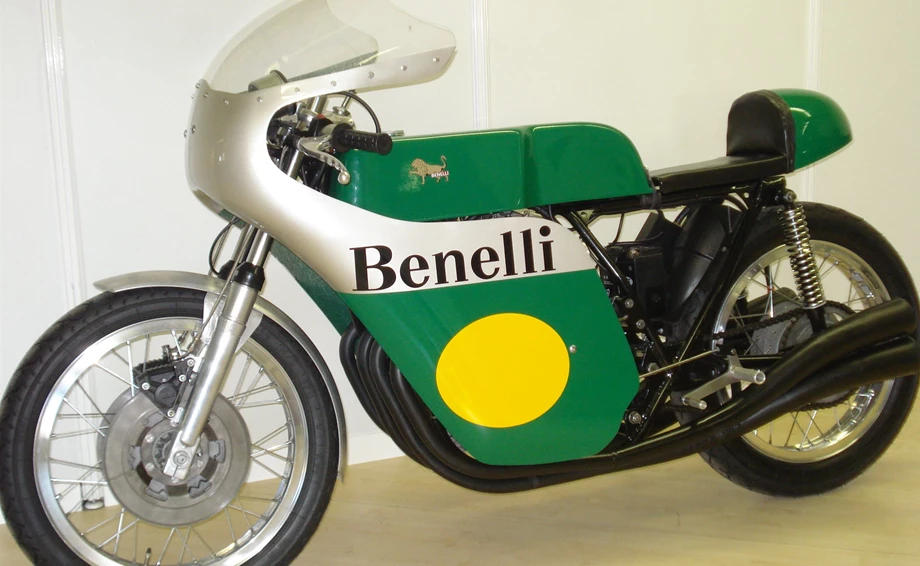 Umbgebautes Motorrad Benelli 500 Bild 1: Umbgebautes Motorrad Benelli 500