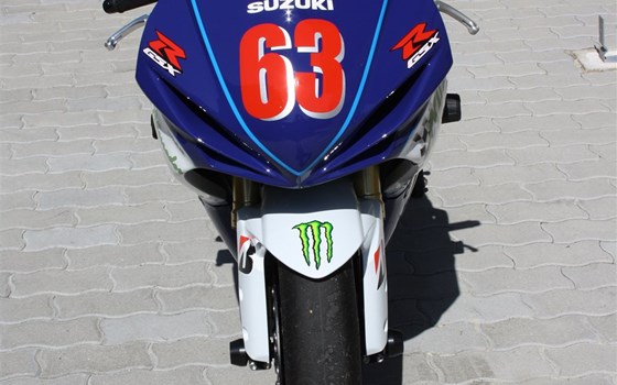 Umgebautes Motorrad Suzuki GSX-R 750 von GSN Motorraeder - Bild 3 Umgebautes Motorrad Suzuki GSX-R 750 von GSN Motorraeder - Bild 3