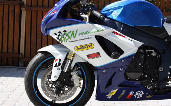 Umgebautes Motorrad Suzuki GSX-R 750 von GSN Motorraeder - Bild 4 Umgebautes Motorrad Suzuki GSX-R 750 von GSN Motorraeder - Bild 4