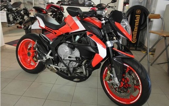 Umgebautes Motorrad MV Agusta Dragster 800 von A.T.T.-Tiedemann-Motorräder e.Kfm - Bild 9 Umgebautes Motorrad MV Agusta Dragster 800 von A.T.T.-Tiedemann-Motorräder e.Kfm - Bild 9
