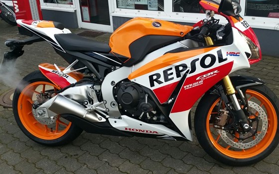Umgebautes Motorrad Honda CBR1000RR Fireblade von ZSF Motorradtreff GmbH - Bild 10 Umgebautes Motorrad Honda CBR1000RR Fireblade von ZSF Motorradtreff GmbH - Bild 10